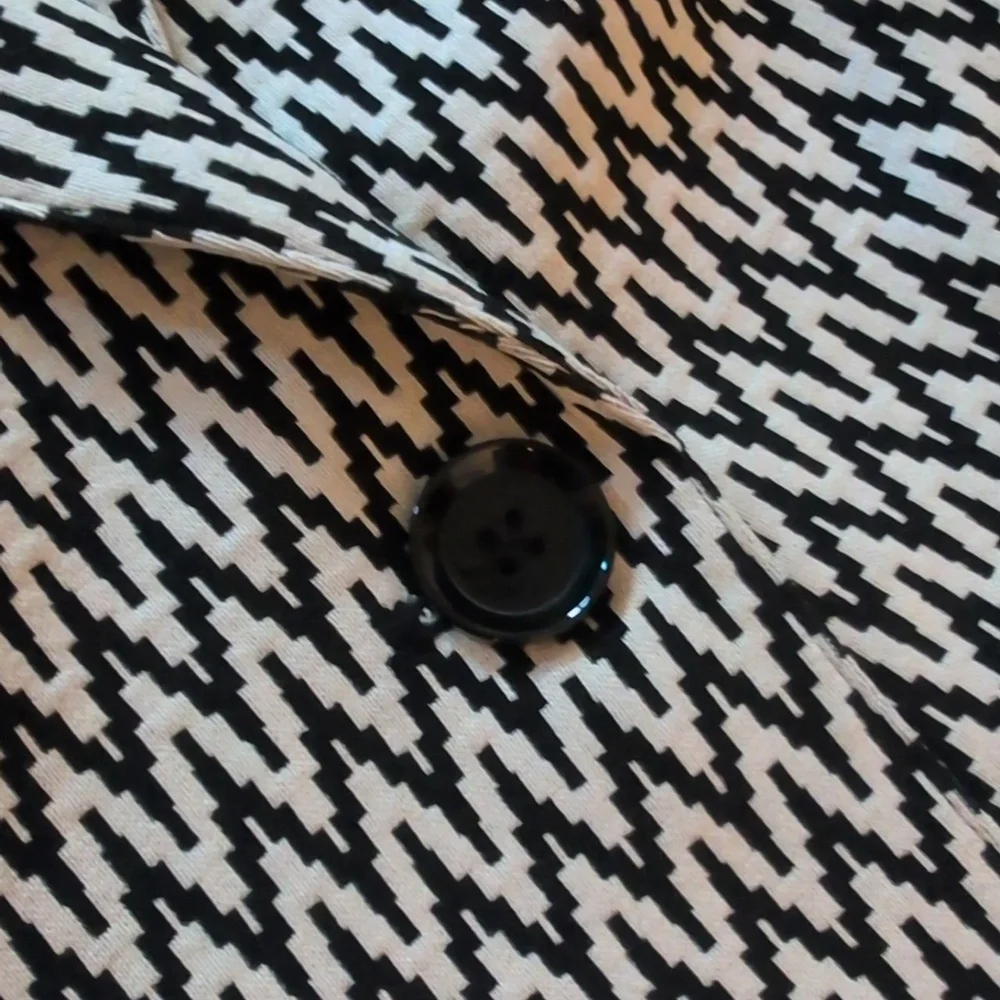 Marc Aurel| Women's Black and White Herringbone Blazer With Shoulder Pads - Picture 8 of 16